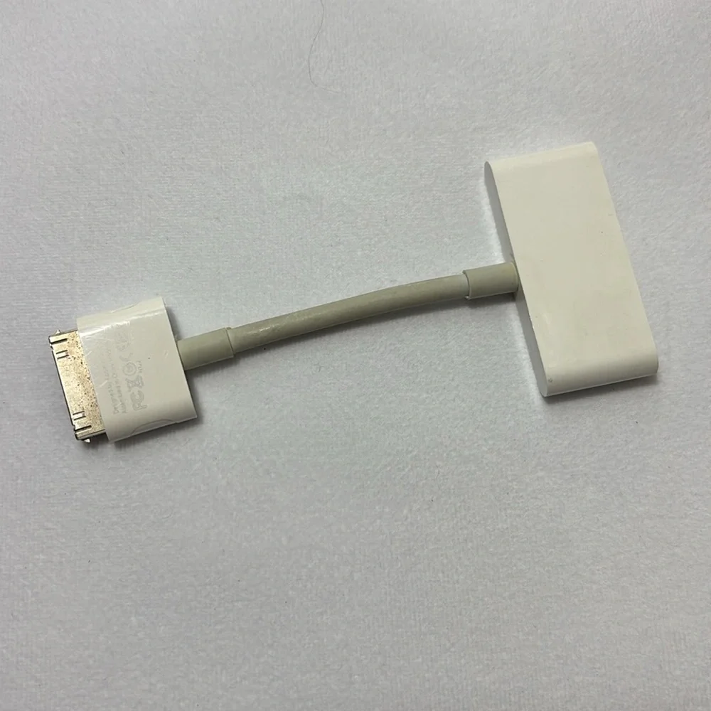 Apple 30 Pin Digital AV Adapter to HDMI A1422 Genuine Apple